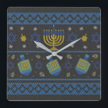 Hanukkah-Wurfkissen Quadratische Wanduhr<br><div class="desc">Happy HanukkahJudaismus HebrewJuden

hanukkah,  jüdisch,  Weihnachten,  Chanukah,  Urlaub,  lustig,  jew,  glücklich hanukkah,  menorah,  dreidel,  chanukkah,  israel,  hebrew,  star der david,  winter,  hannukah,  Feiertage,  Judaismus,  amerikanische Flagge,  Geburtstag,  kwanzaa,  xmas,  film,  niedlich,  Frauen,  jüdische Weihnachten,  humorvoll,  fröhlich</div>