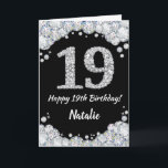 Happy 19. Geburtstagskarte Schwarz und Silberner G Karte<br><div class="desc">Glückliche 19. Geburtstagskarte Black and Silver Glitzer Card mit personalisiertem Namen. Für weitere Anpassungen klicken Sie bitte auf die Schaltfläche "Anpassen" und verwenden Sie unser Designwerkzeug,  um diese Vorlage zu ändern.</div>
