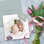 Happy 1st Mothers Day Oma Moderne Blume Foto<br><div class="desc">Sagen Sie "Happy 1st Mutter's Day as my beautiful Oma" (oder bearbeiten Sie die Formulierung zu jedem Anlass, für jeden Anlass, um Anzug). Die Fotovorlage ist Set für Sie, um Ihr Bild hinzuzufügen (quadratisch / instagram pic funktioniert großartig) und Sie können auch eine Nachricht auf der Rückseite hinzufügen. Ihr Foto...</div>
