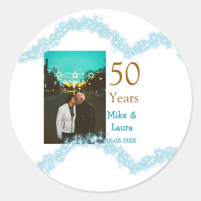 Happy 50th anniversary add couple name date weddin runder aufkleber (Vorderseite)