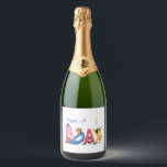Happy Bear Birthday Flasche Labels<br><div class="desc">Geburtstagsflaschen Labels mit Happy Bears Party Feier Die Sonne Zeichnend Niedlicher Bär - Anpassbar - oder wählen / Fügen Sie Ihren einzigartigen Text / Name / Jahr / Farbe - Make Your Special Bottle Stickers Gift - Größe ändern und verschieben oder entfernen und hinzufügen Elemente / Bild mit Anpassungs-Tool !...</div>