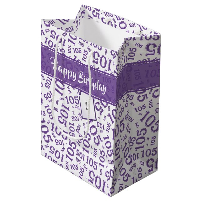 Happy Birthday Age 105 Number Pattern Purple/White Mittlere Geschenktüte (Vorderseite Schrägansicht)