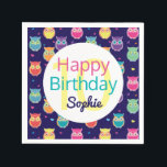Happy Birthday Blue Owl Muster Personalisiert Kids Serviette<br><div class="desc">Mädchen Happy Birthday Blue Owl Muster Personalisiert mit Name und Alter Party Papier Napkins. Dunkler Mitternachtsblauer Hintergrund mit farbenfrohen Eulen und Herzdesign. Aquamarine, blaue, grüne, rosa, lila, orangefarbene, gelbe und rote Eule in einem lustigen Muster. Der mittlere weiße Kreis zeigt das Alter in hellgelber Mitte. Happy ist in Rosa geschrieben,...</div>