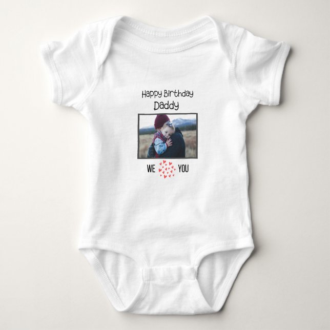 HAPPY BIRTHDAY DADDY BABY BODYSUIT CUSTOM TEXT STRAMPLER (Vorderseite)
