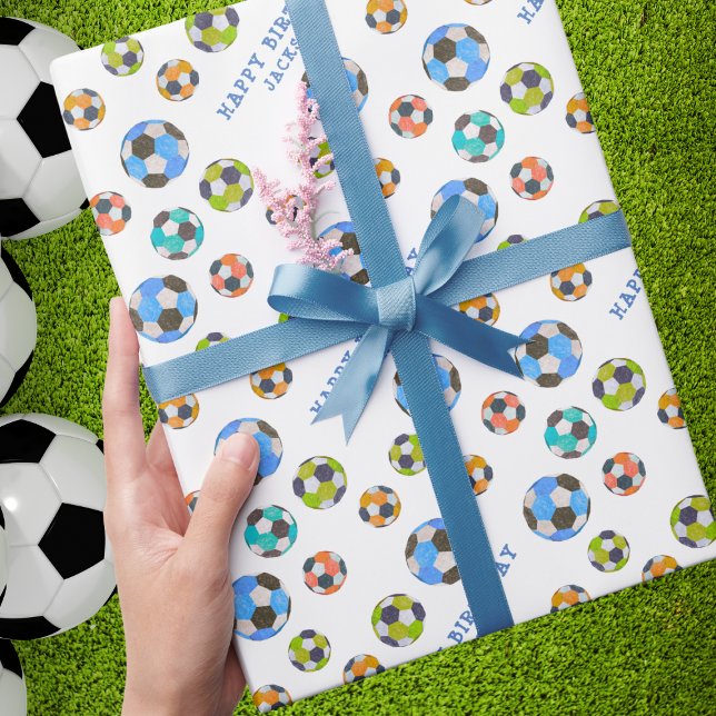 Happy Birthday Fügen Sie Ihren Namen Fußball Balls Geschenkpapier (Von Creator hochgeladen)