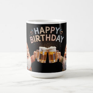 "Happy Birthday" Gnome mit Bierkrügen beim Anstoße Kaffeetasse