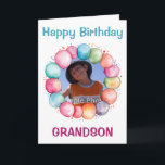 Happy Birthday Grandson Custom Foto Karte<br><div class="desc">Herzliche Geburtstagskarte für Ihren Enkel. Auf der Vorderseite befindet sich ein runder Rahmen aus bunten Ballons, der Ihr Foto umrahmen wird. Über dem Foto in blauer Schrift stehen die Worte "Happy Birthday", während unter dem Foto in einem dunkelrosa Rot das Wort "Grandson" steht. Im Inneren der Karte sind farbenfrohe Aquarellballons...</div>