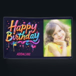Happy Birthday Kids Black Orange Pink Foto Banner<br><div class="desc">Feiern Sie stilvoll mit diesem Personalisierten Graffiti Birthday Banner - das perfekte Aushängeschild für den besonderen Tag Ihres kleinen Mädchens! Mit einem fett schwarzen Hintergrund und einem lebendigen rosa, orangefarbenen und aquamarinen Graffiti-Stil bietet dieses Banner Pop mit Persönlichkeit und Spaß. Fügen Sie ihren Namen und ihr Foto hinzu, um eine...</div>