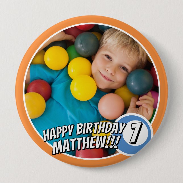 Happy Birthday Modern Simple Comic Cue Ball Foto Button (Vorderseite)