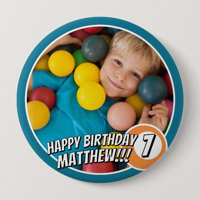 Happy Birthday Modern Simple Comic Cue Ball Foto Button (Vorderseite)