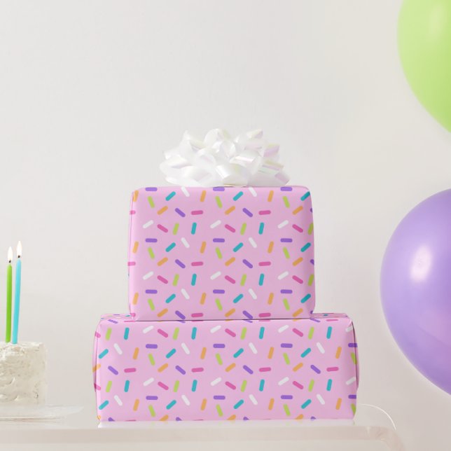 Happy Birthday Pink Cake Sprinkles Geschenkpapier (Partygeschenke)