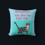 Happy Birthday Sie Cool Tabby Cat Mens Husband Kissen<br><div class="desc">Herzlichen Glückwunsch zum Geburtstag Sie Cool Tabby Cat Geburtstagskarte. Diese schöne Karte würde jeden Liebhaber von Katzen Anzug machen. Entworfen aus einer meiner originalen Tintenstift-Zeichnungen. Diese Karte wird sicher begeistert sein!</div>