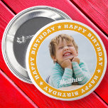Happy Birthday Simple Modern Custom Foto Button<br><div class="desc">Dieses einfache und moderne Design besteht aus Serifentypografie und fügt ein individuelles Foto hinzu.</div>