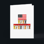 Happy Birthday Son USA Flag and Cartoon Cats Karte<br><div class="desc">Cartoon Katzen halten ein langes rotes Banner,  das "Happy Birthday Son" sagt,  und eine große amerikanische Fahne. Eine großartige patriotische Karte für jeden Sohn,  besonders wenn er ein Katzenliebhaber ist!</div>