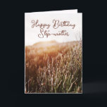 Happy Birthday Step Mother - Rustic Birthday Card Feiertagskarte<br><div class="desc">Benutzerdefinierte Geburtstagskarte mit rustikalem Sonnenuntergang-Foto mit "Happy Birthday Step-Mother" in Skripttypografie. Farbige Innenausstattung und Rücken. Auch für Instant Download verfügbar,  um einfach mit Freunden und Familie zu teilen.</div>