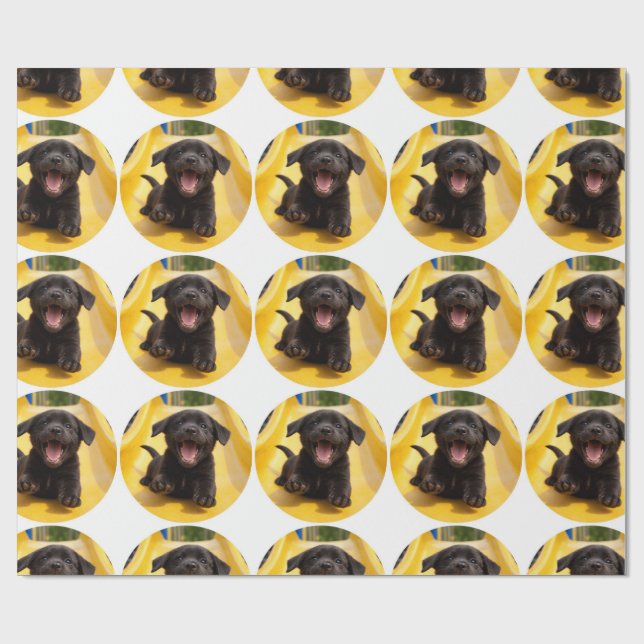Happy Black Lab Puppy on Slide Fun Gift Wrap Geschenkpapier (Flach)