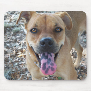 Happy Brown Hund mit gepunkteter Zunge Mousepad