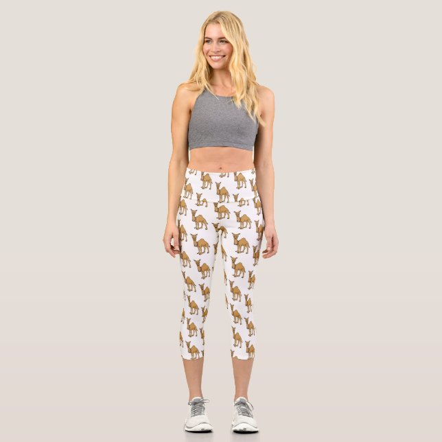 Happy Camel Cartoon Illustration Capri Leggings (Vorderseite)