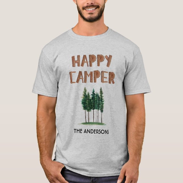 Happy Camper Pine Trees Personalisiert T-Shirt (Vorderseite)