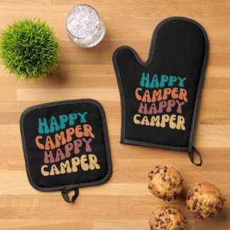Happy Camper Retro Wavy Text Black Hintergrund Ofenhandschuh & Topflappen-Set