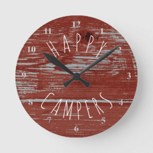 Happy Campers Red Barn Wood   Rustikales Camping Runde Wanduhr