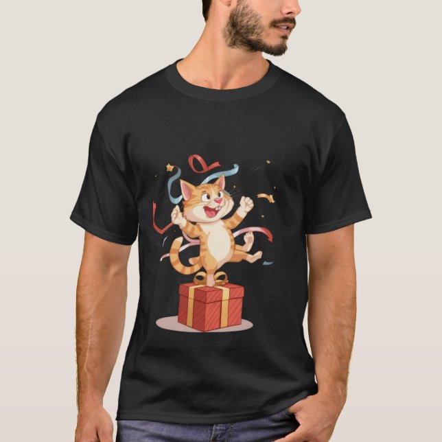 Happy Celebration Cat - Excited Kitten on Gift Box T-Shirt (Vorderseite)