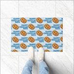 Happy Challah Days Hanukka Chanukah jüdisches Brot Fußmatte<br><div class="desc">Begrüßungsmatte zeigt eine originelle Marker-Illustration eines Laib von herausforderndem Brot,  mit HAPPY CHALLAH DAYS in einem lustigen Schriftart. Ideal für Hanukkah Feierlichkeiten! Sehen Sie nicht,  wonach Sie suchen? Brauchen Sie Hilfe bei der Anpassung? Klicken Sie auf "Kontakt mit diesem Designer",  um etwas für Sie erstellt zu haben!</div>