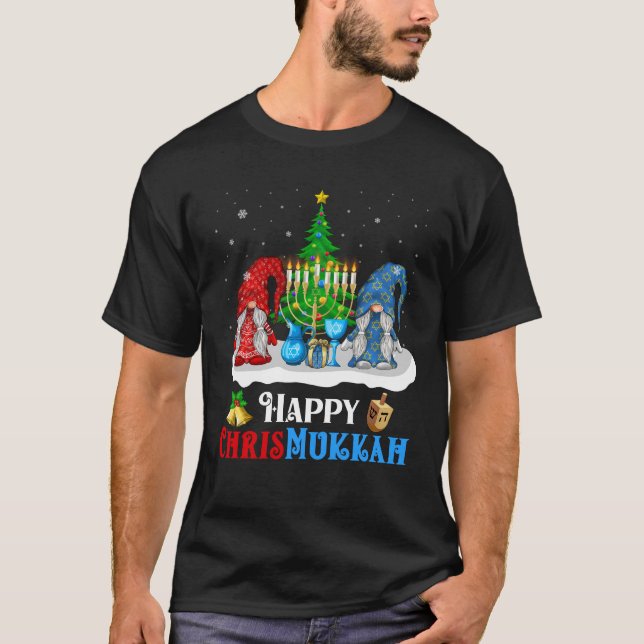 Happy Chrismukkah Gnomes Weihnachten und Hanukkah T-Shirt (Vorderseite)