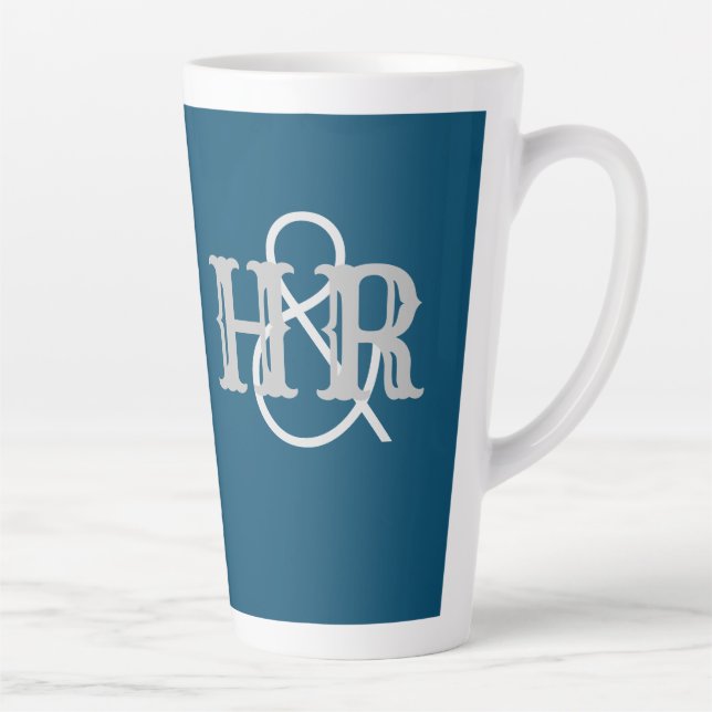 Happy Couple Gemeinsame Initiativen zu einem Milchtasse (Rechts)