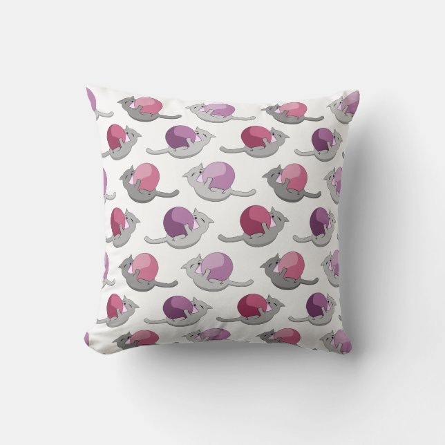 Happy Cute Cats Playing with Balls Pattern Kissen (Vorderseite)