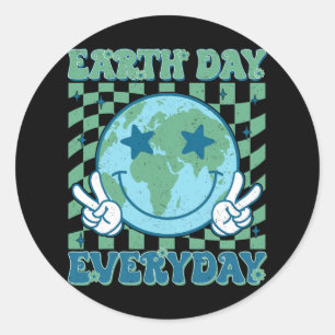 Happy Earth Day 2025 Retro Groovy Earth Day Everyd Runder Aufkleber