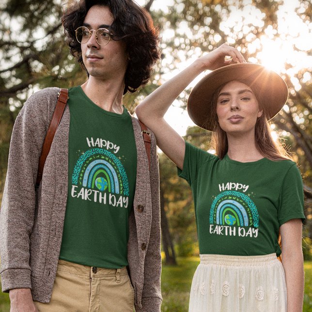 Happy Earth Day Planet mit Regenbogen T-Shirt (Von Creator hochgeladen)