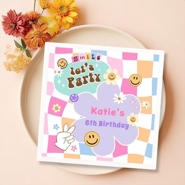 Happy Face Smile Groovy Checkered Geburtstag Serviette (Von Creator hochgeladen)