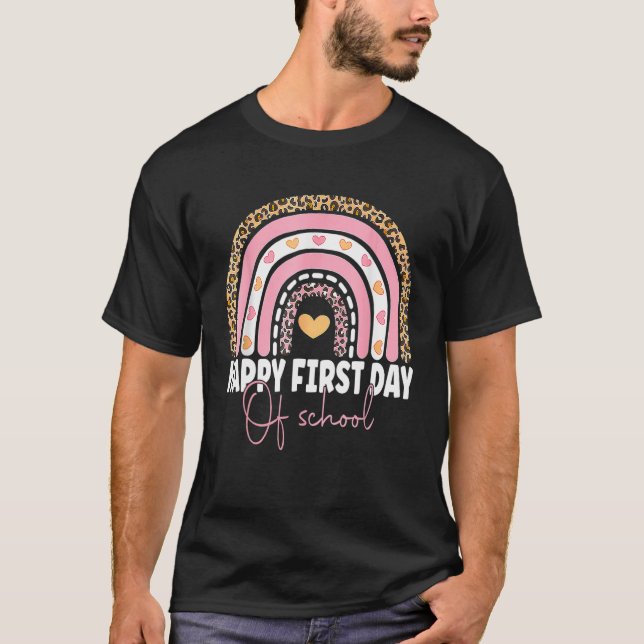 Happy First Day Of School Leopard Rainbow Back To  T-Shirt (Vorderseite)