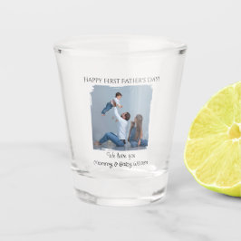 Happy First Vatertag - von Mama und Baby | Schnapsglas