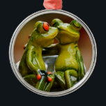 Happy Frogs Silbernes Ornament<br><div class="desc">Happy Frogs. Sei glücklich und Liebe für alle. Fantastische Geschenke für alle.</div>