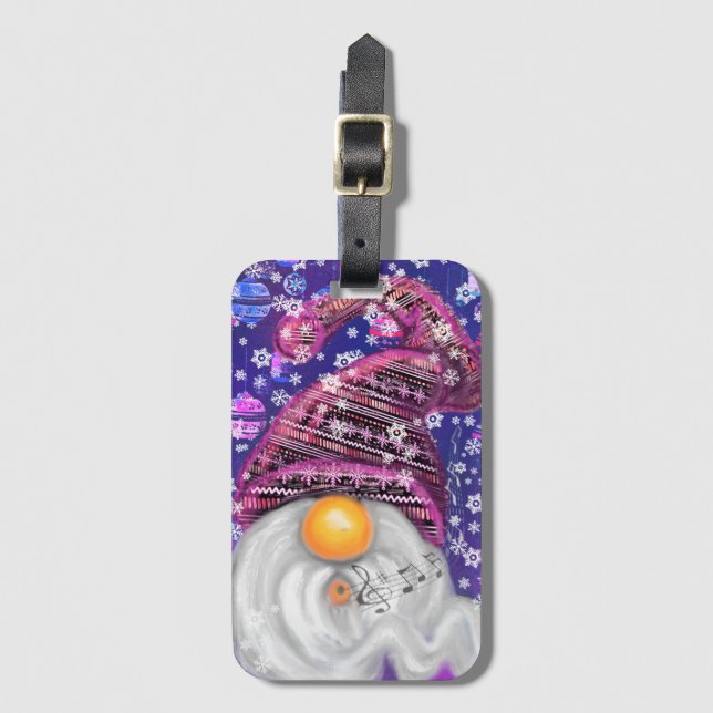 Happy Gnome In Purple Hat Sings A Christmas Song   Gepäckanhänger (Vorderseite Vertikal)
