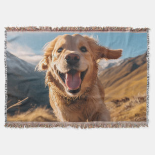 Happy Golden Retriever Running Decke