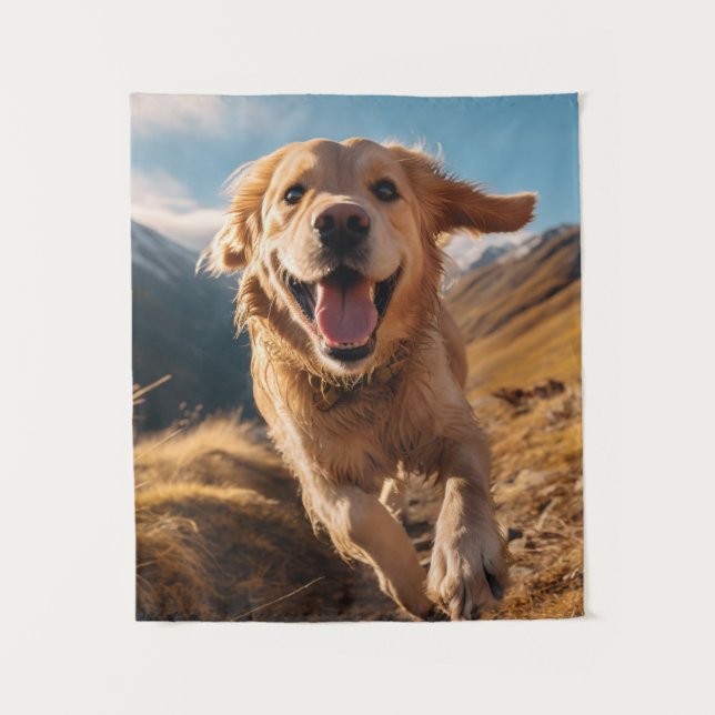 Happy Golden Retriever Running Wandteppich (Vorderseite)