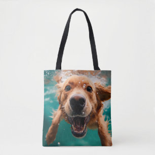 Happy Golden Retriever Schwimmen unter Wasser