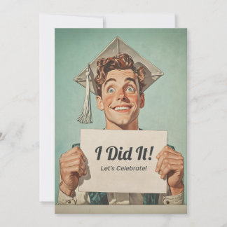 Happy Graduate Holding Einladung