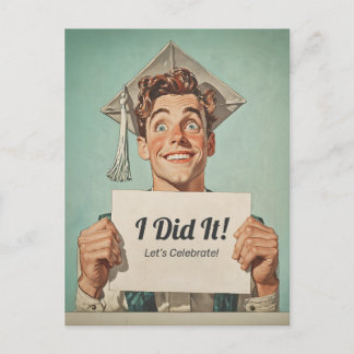 Happy Graduate Holding Einladung Postkarte