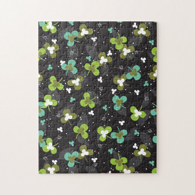 Happy Green Clover Blätter Art Pattern II Puzzle (Vertikal)