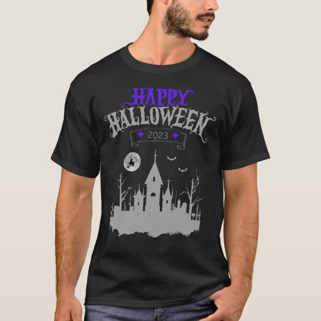 Happy Halloween 2023 Spooky Church Design T-Shirt (Vorderseite)