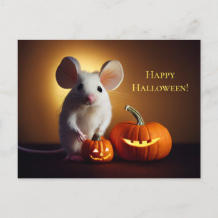 Happy Halloween. Kleine niedliche Maus mit Kürbis Postkarte