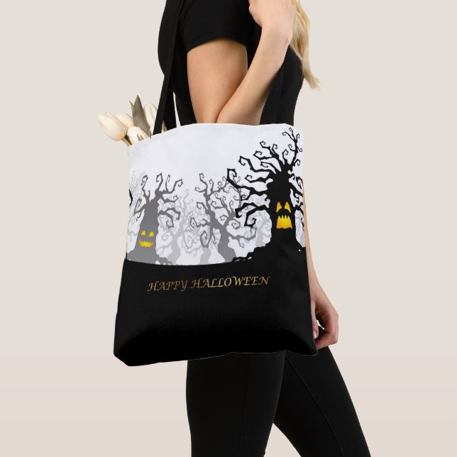Happy Halloween mit Spooky Trees (Von Nahem)