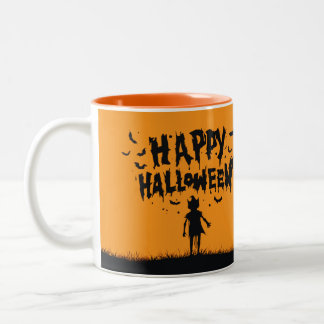 Happy Halloween:Mug with Mysterious Silhouette Zweifarbige Tasse