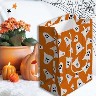 Happy Halloween niedlicher Geist mit orangefarbene Mittlere Geschenktüte