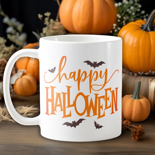 Happy Halloween Orange Script mit Black Bats Kaffeetasse (Happy Halloween Orange Script with Black Bats Coffee Mug)