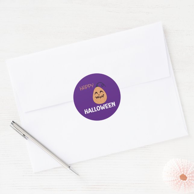 Happy Halloween Violet Pumpkin Round Label Sticker (Umschlag)